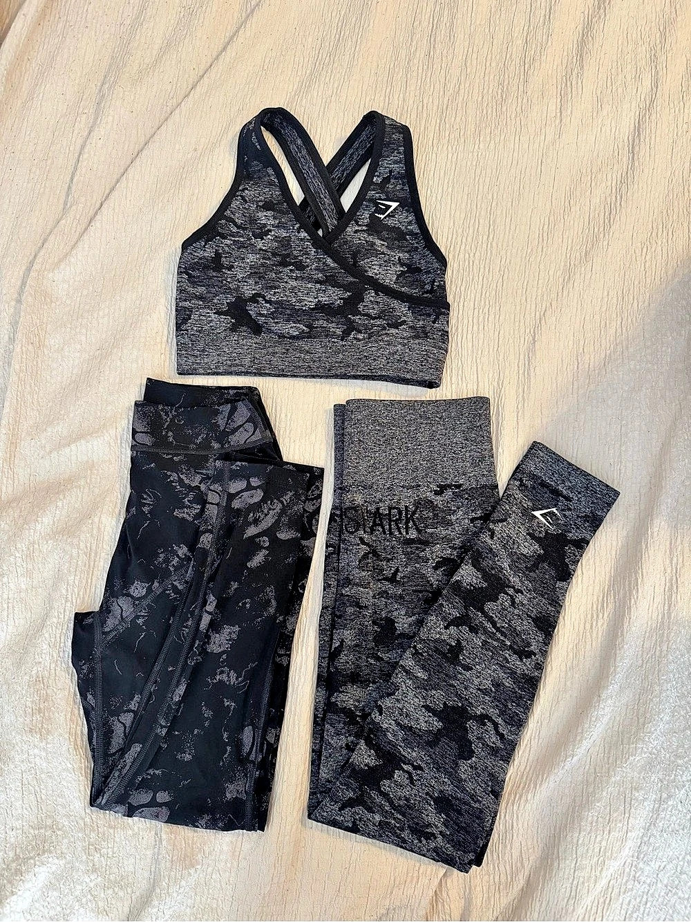 Gymshark Bundle - Camo bra + legging set